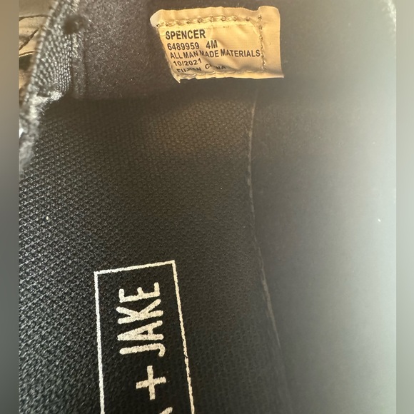 Boys shoes size 4 - Picture 4 of 4